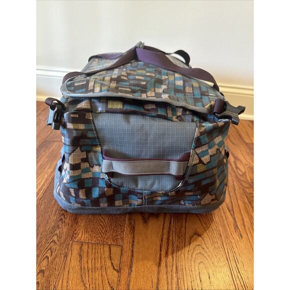 NEW Patagonia Black Hole 40L Duffel Bag Backpack Nouveau Green Packable Ripstop - Picture 6 of 16